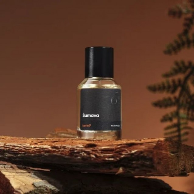 Apa de parfum cu note lemnoase Beviro Šumava -