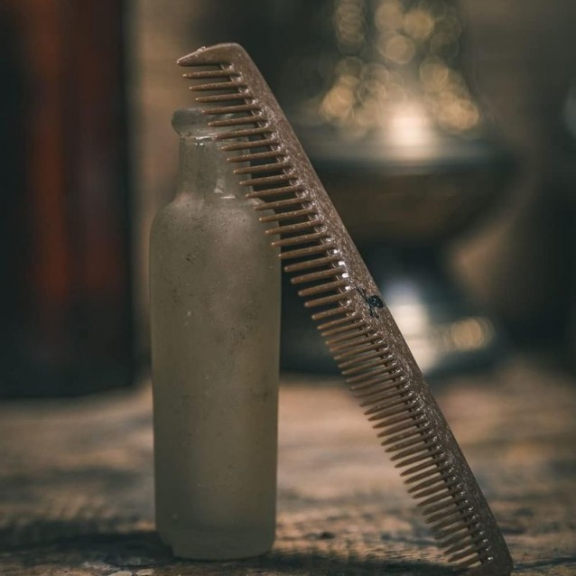 Pieptene de par antistatic Bluebeards Revenge Liquid Wood -